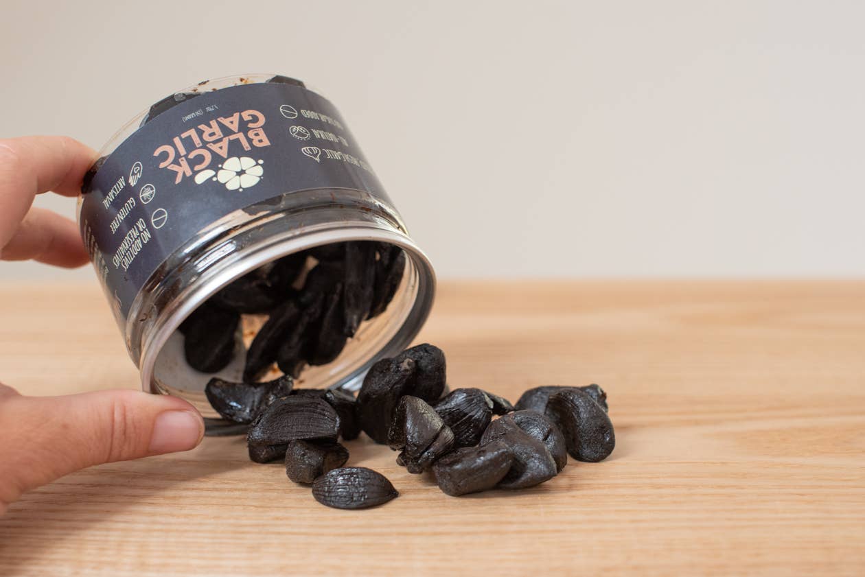 Fermented Black Garlic Cloves - Peeled 5.29oz